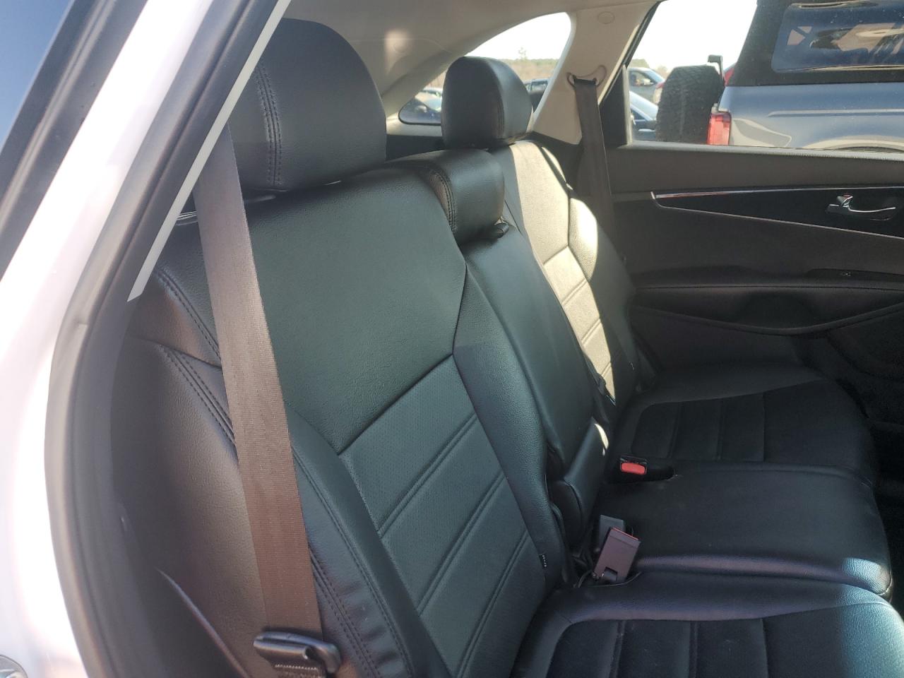 2019 Kia Sorento - Image 10