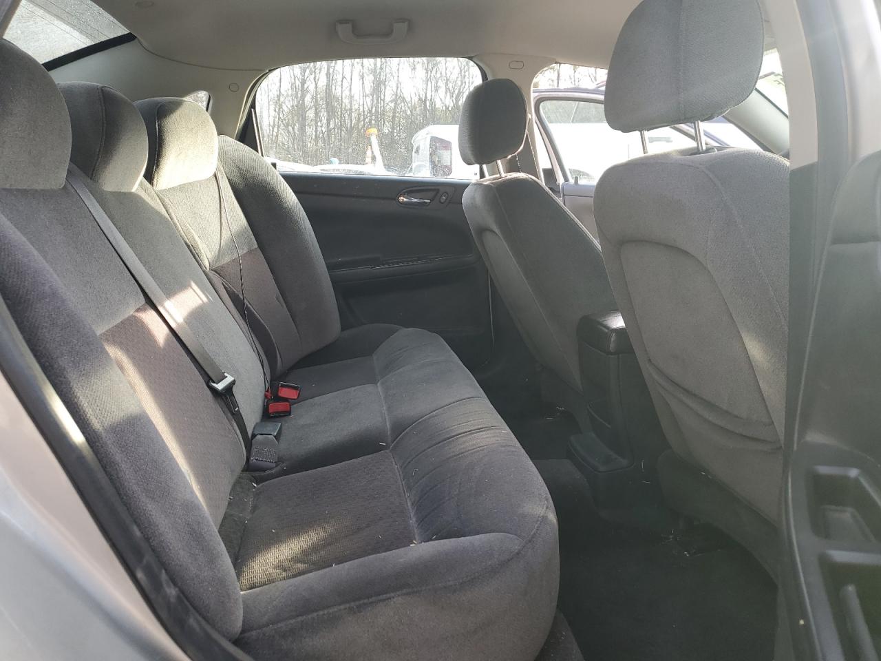2008 Chevrolet Impala - Image 10