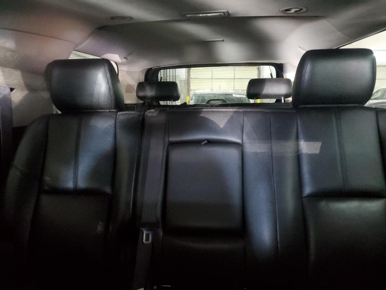 2012 Chevrolet Suburban - Image 10