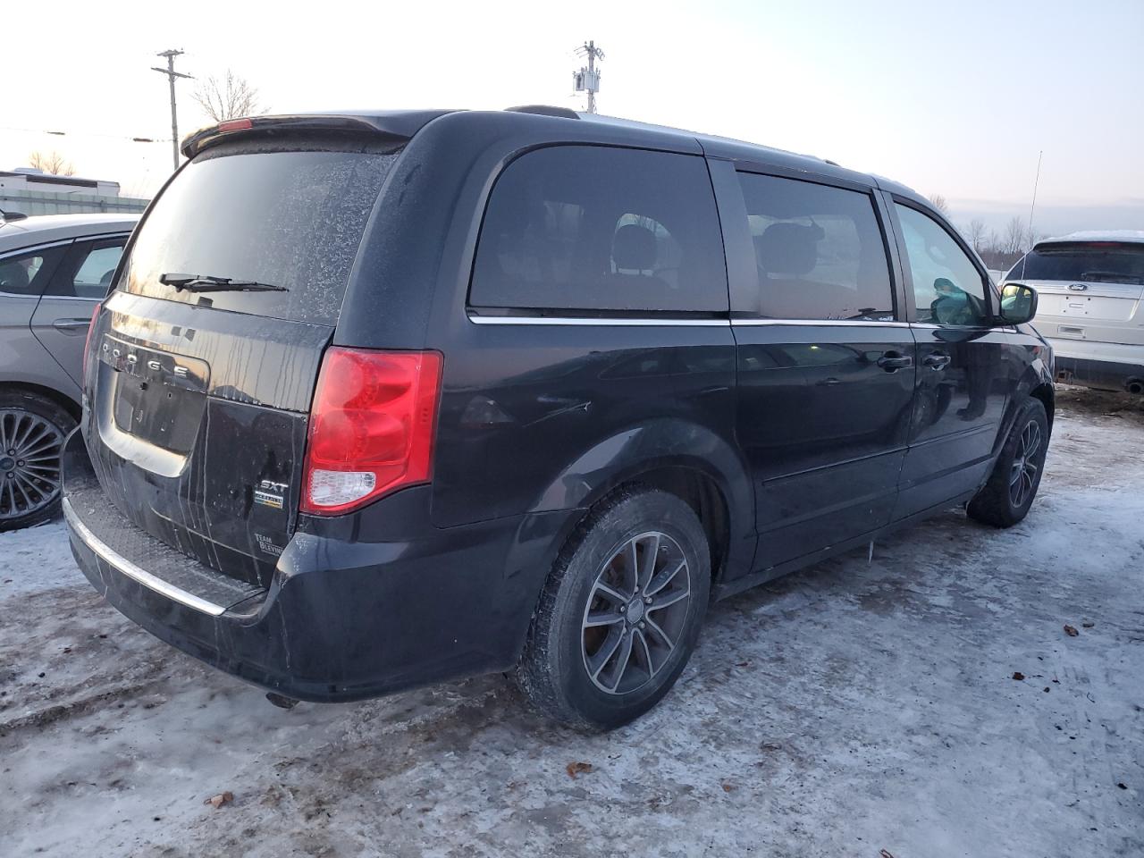 2017 Dodge Caravan - Image 3