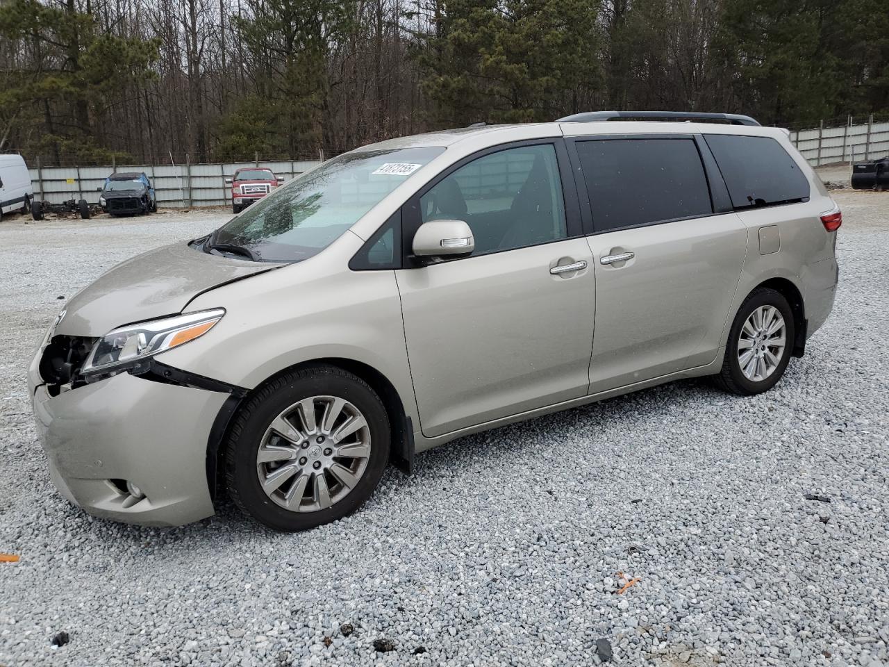 2015 Toyota Sienna - Image 1
