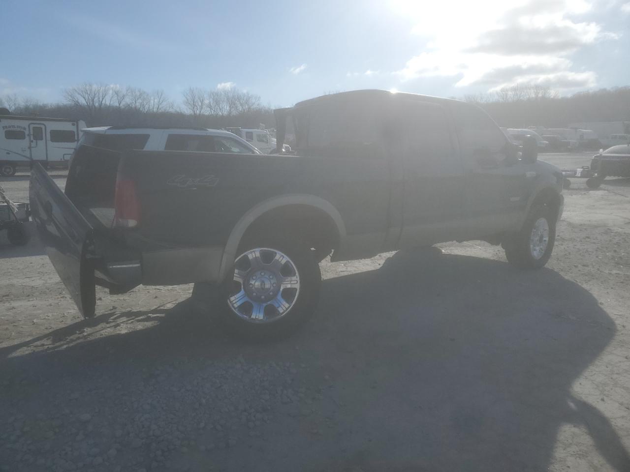 2005 Ford F250 - Image 3