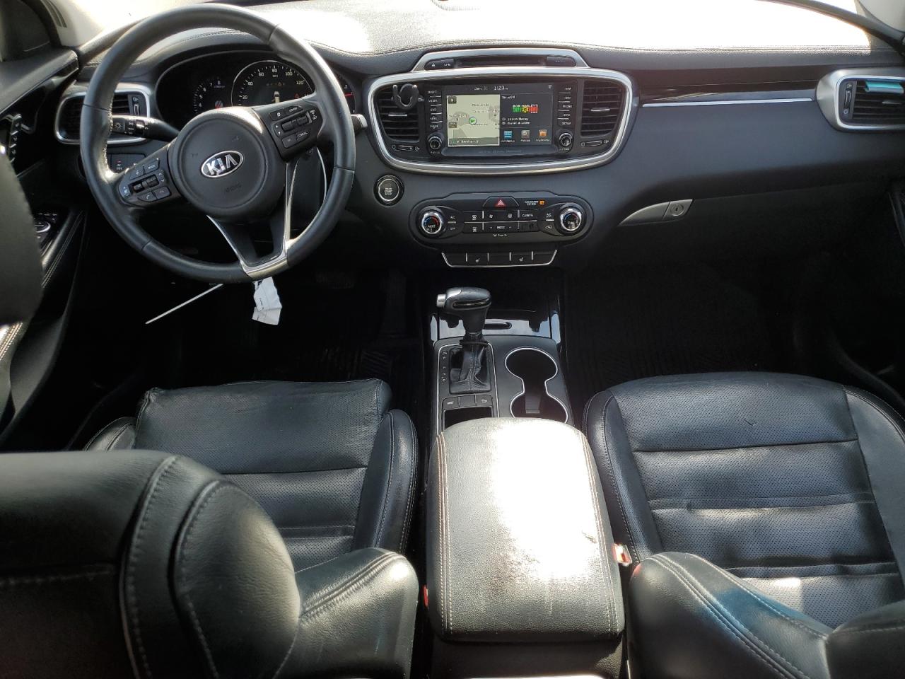 2017 Kia Sorento - Image 8