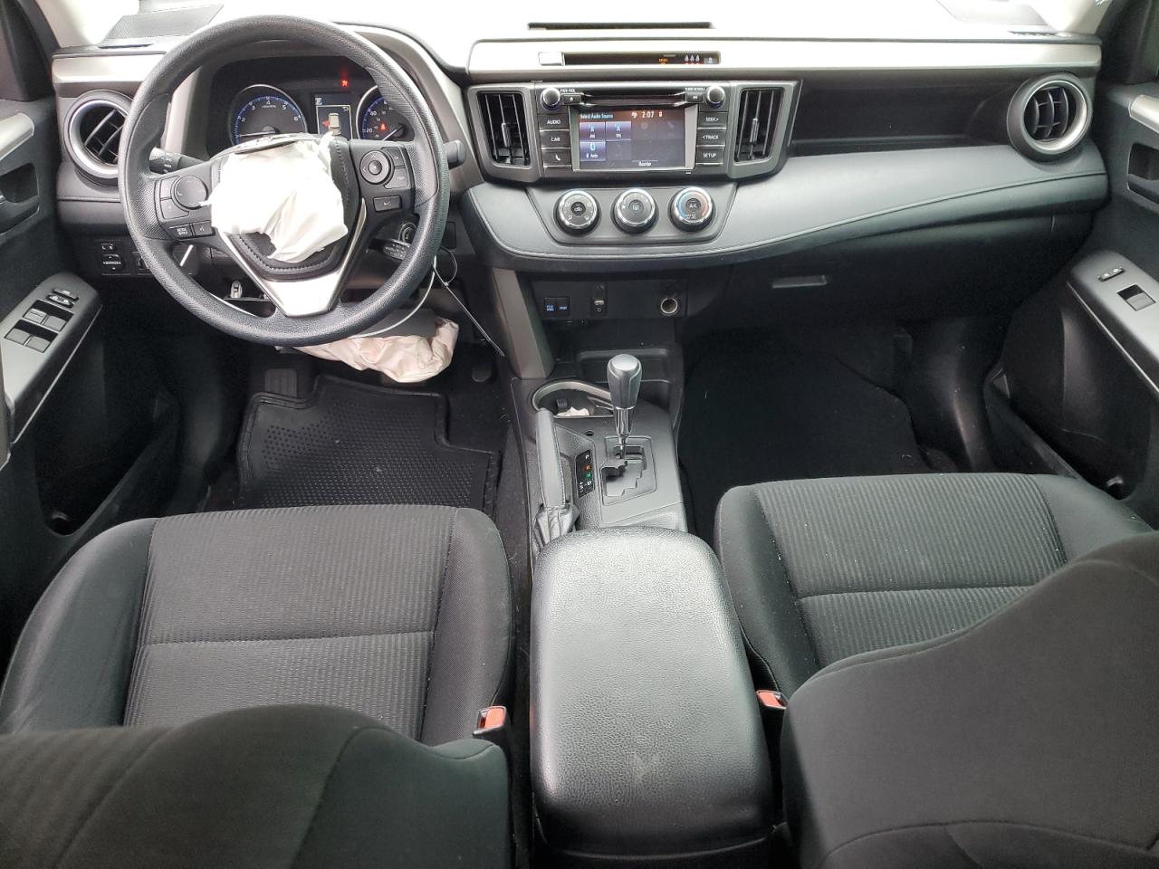 2018 Toyota RAV 4 - Image 8