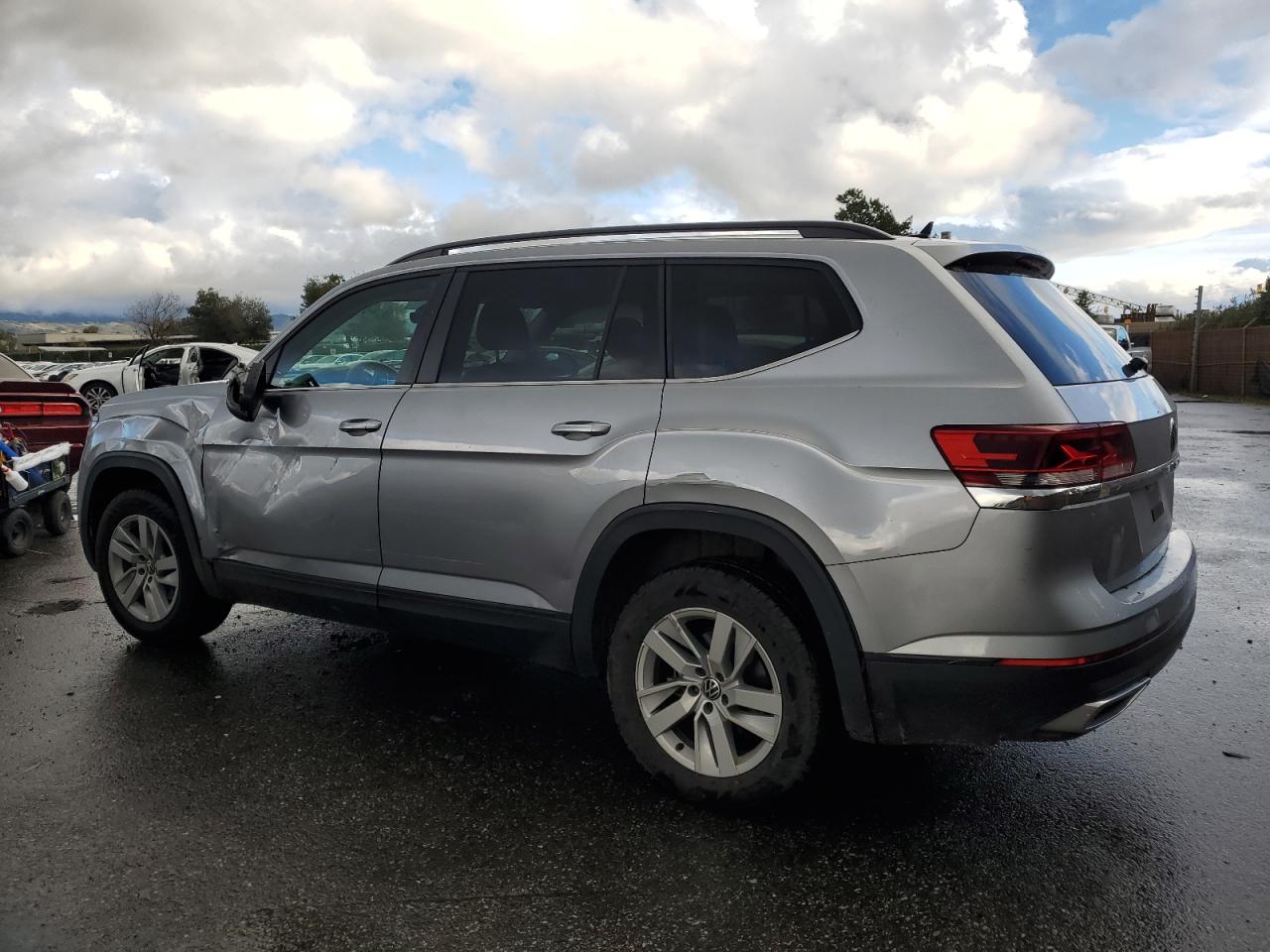2021 Volkswagen Atlas - Image 2