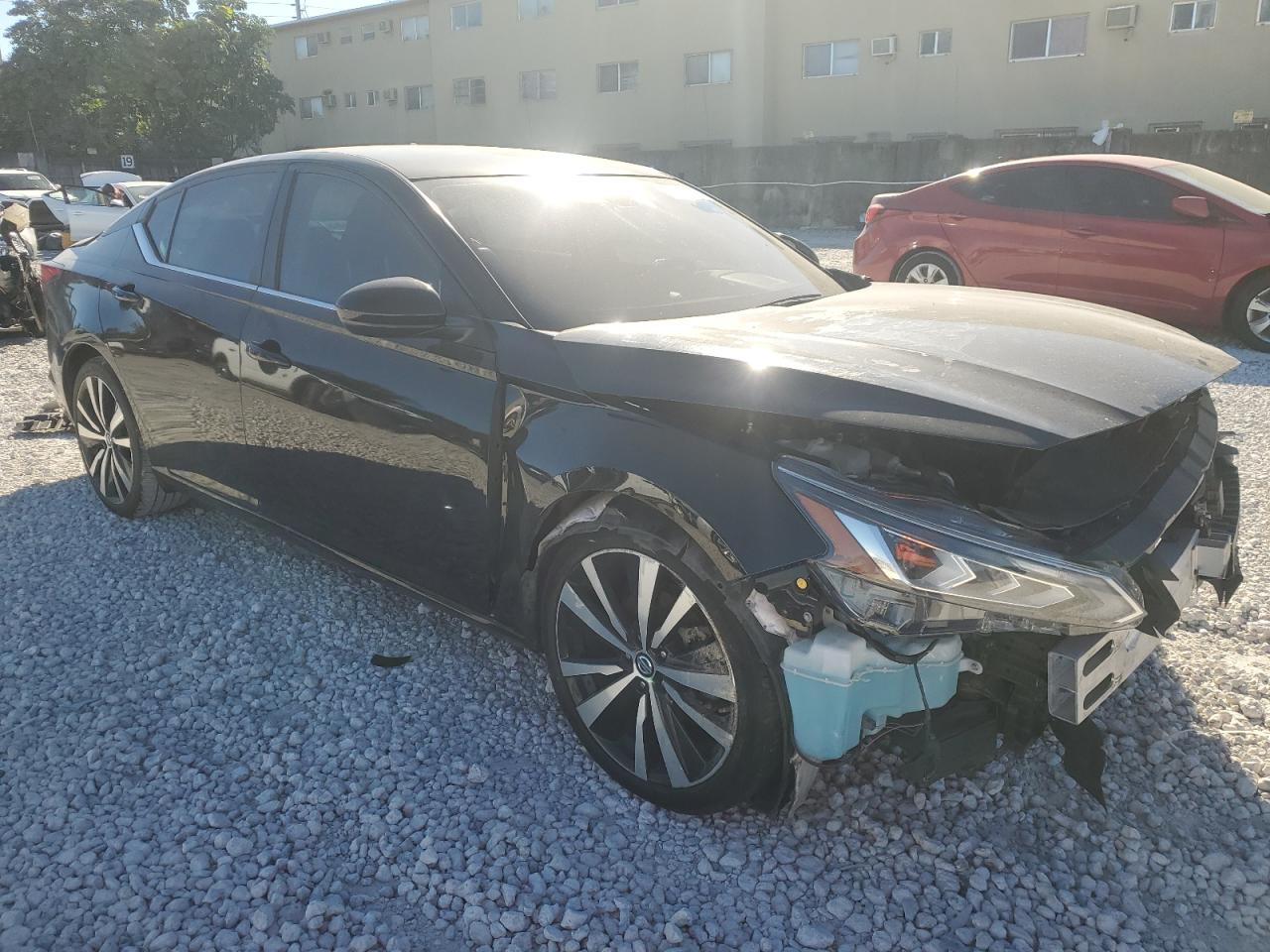 2021 Nissan Altima - Image 4