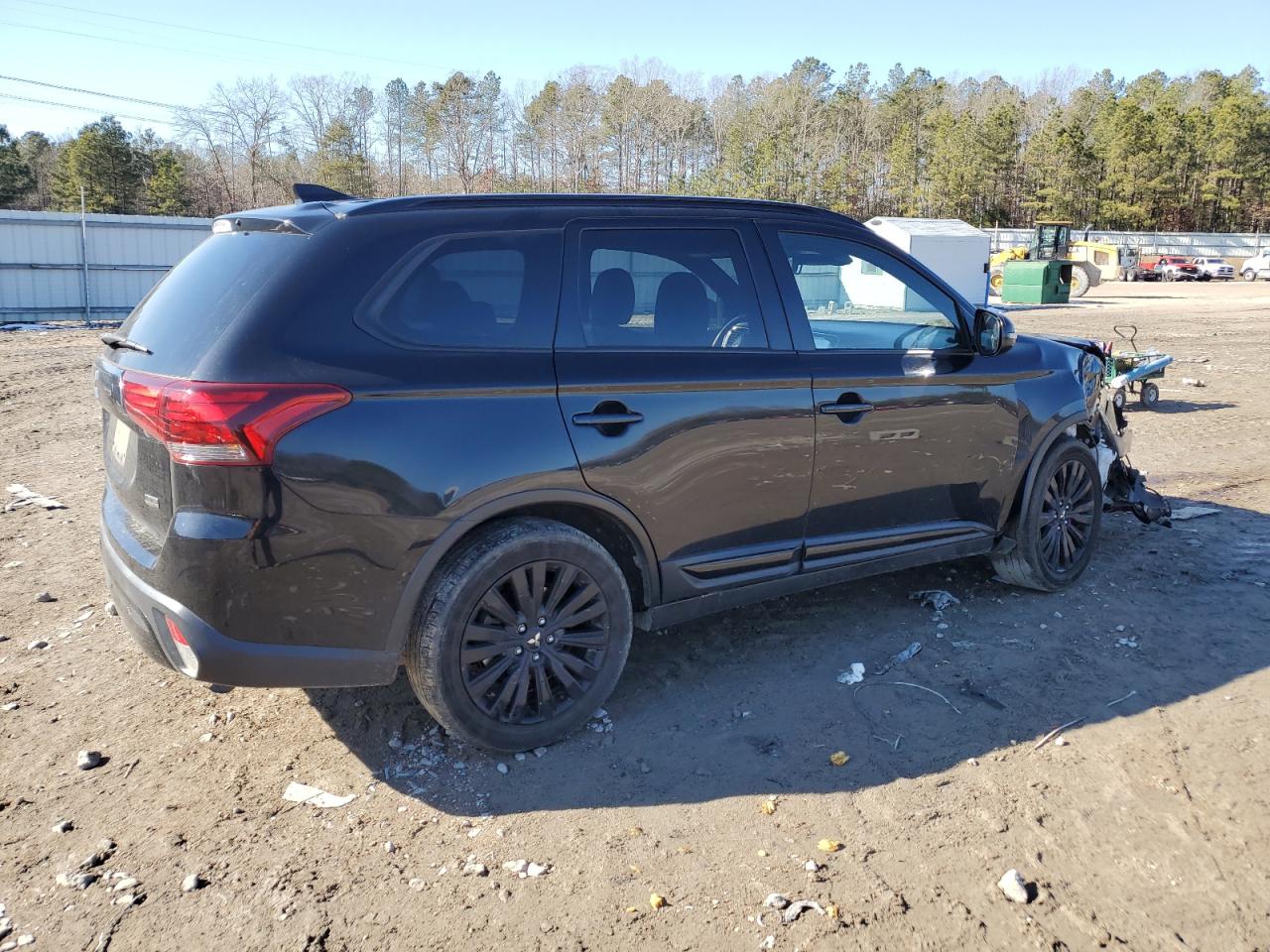 2020 Mitsubishi Outlander - Image 3