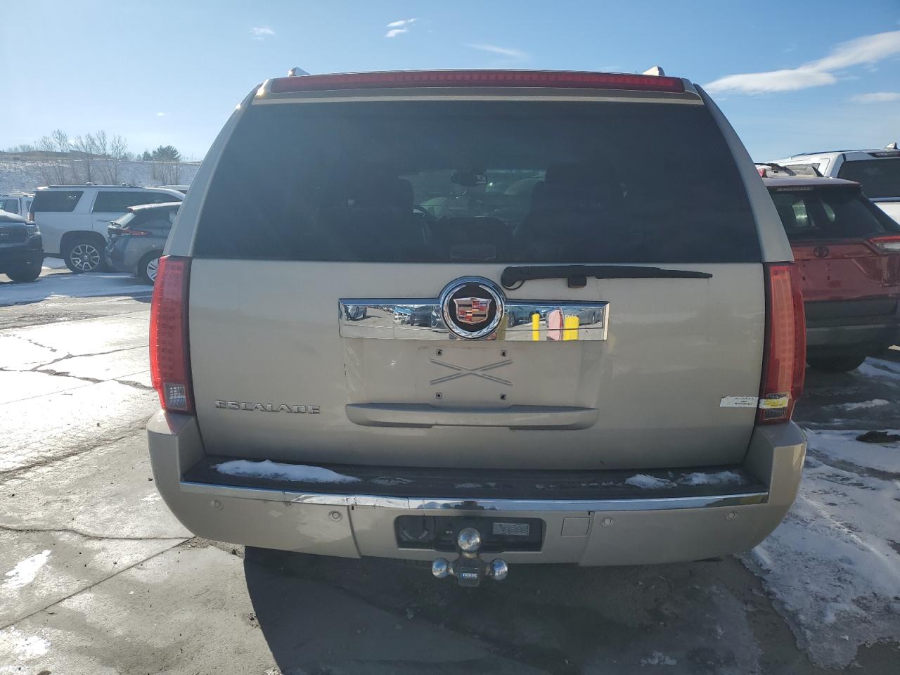 2007 Cadillac Escalade Luxury VIN: 1GYFK63877R304421 Lot: 88762575