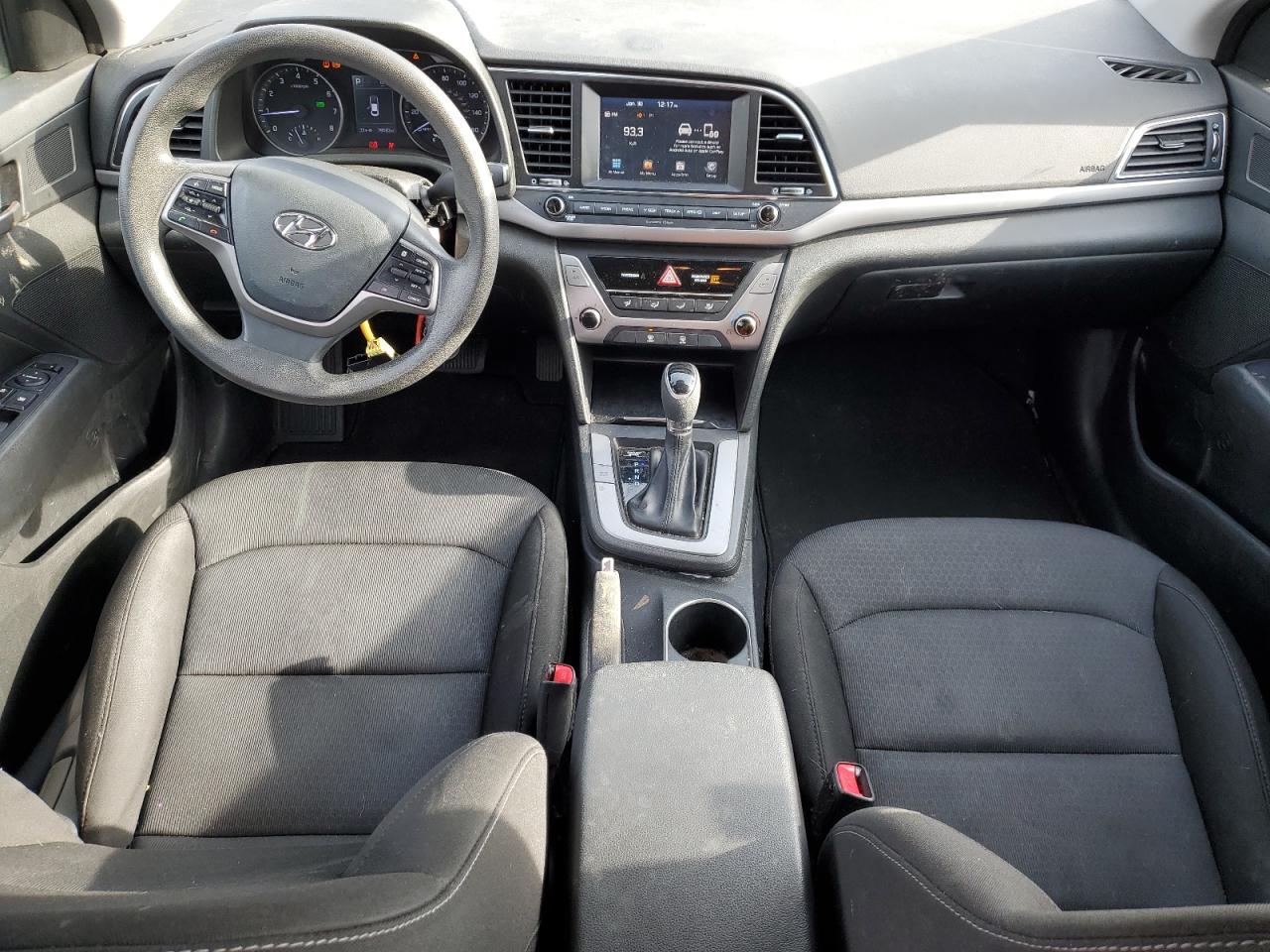 2018 Hyundai Elantra - Image 8