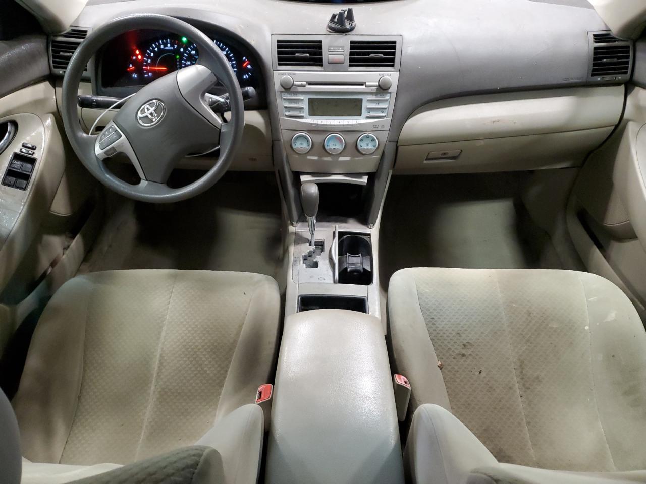 2009 Toyota Camry - Image 8