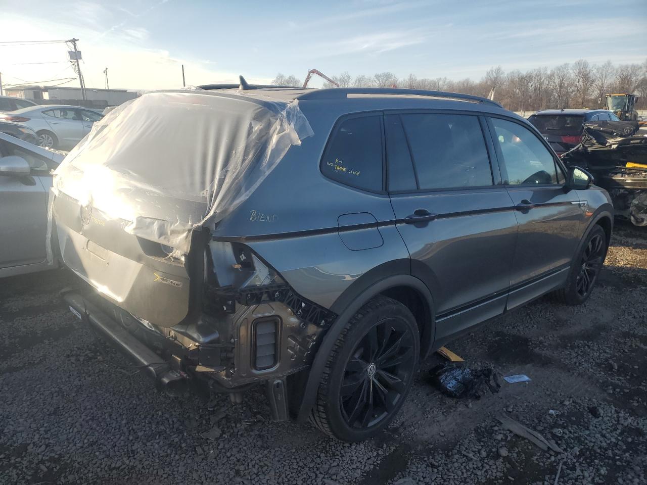 2021 Volkswagen Tiguan - Image 3