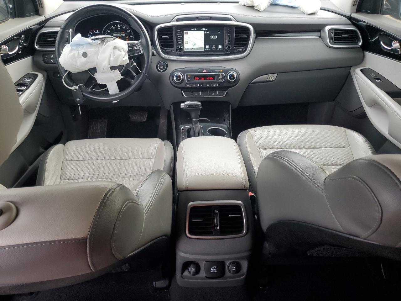 2019 Kia Sorento - Image 8