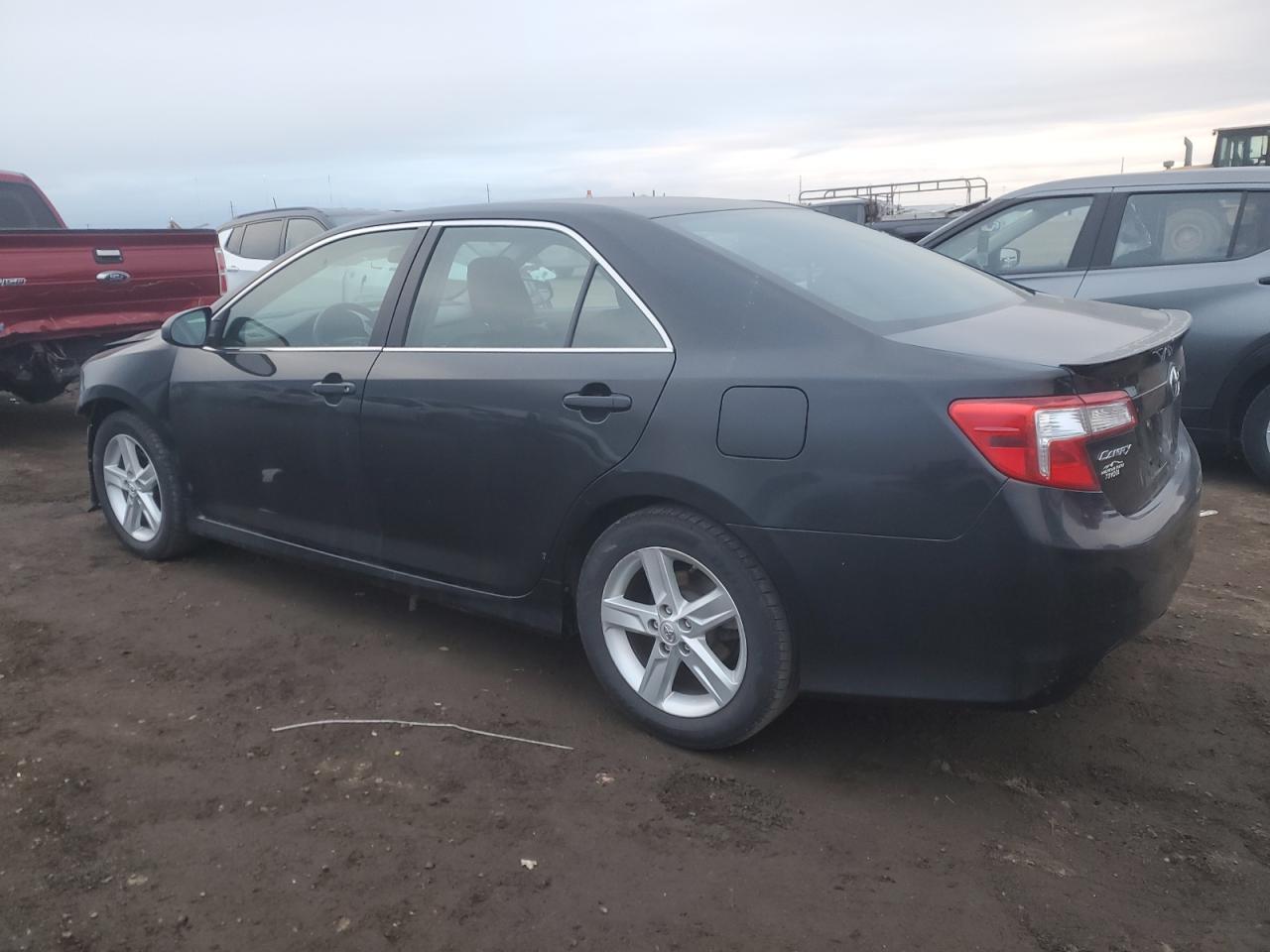 2014 Toyota Camry - Image 2