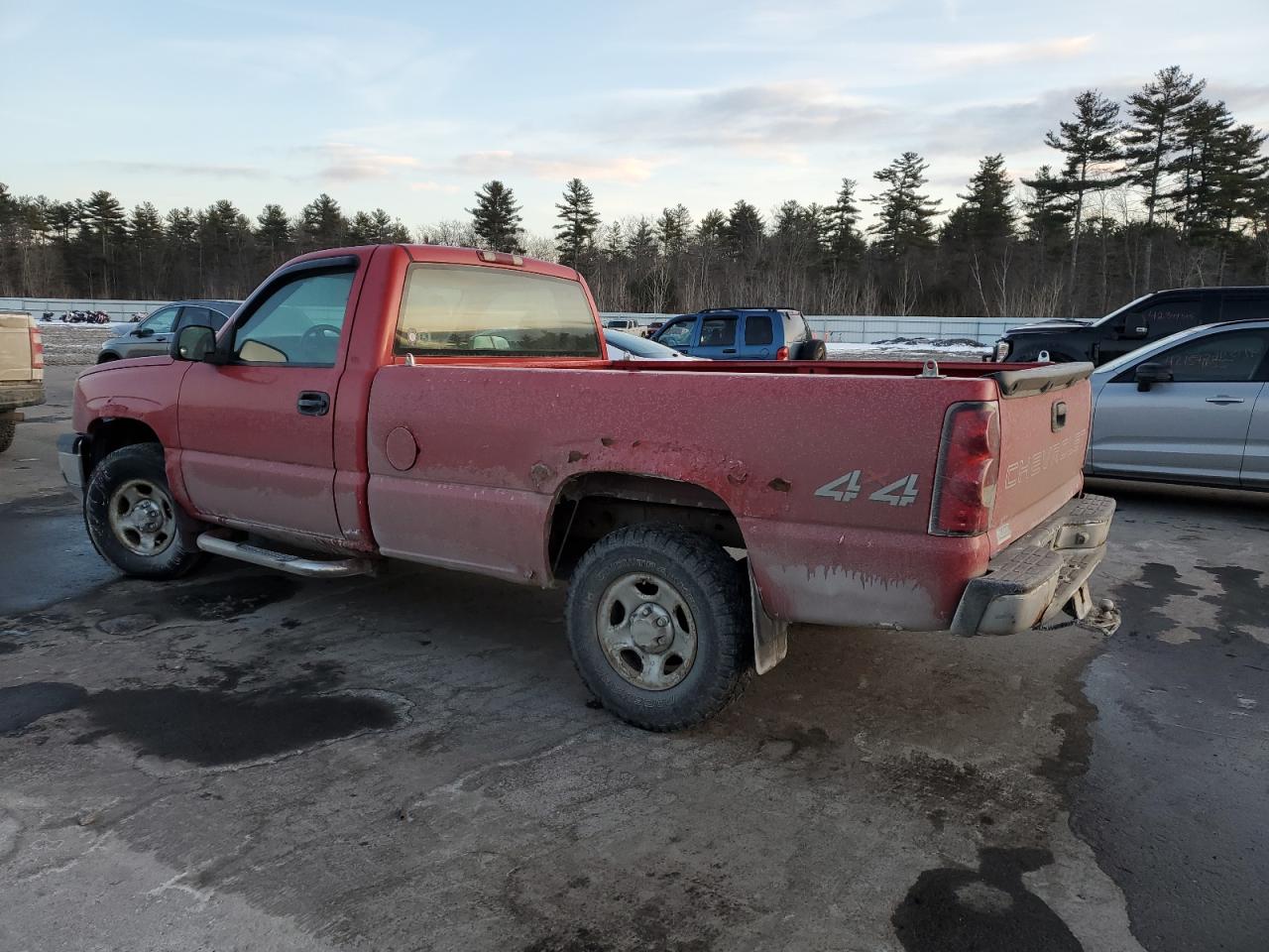 2004 Chevrolet Silverado - Image 2