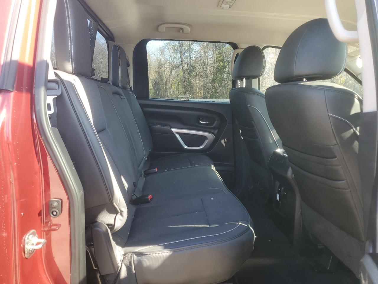 2017 Nissan Titan - Image 10