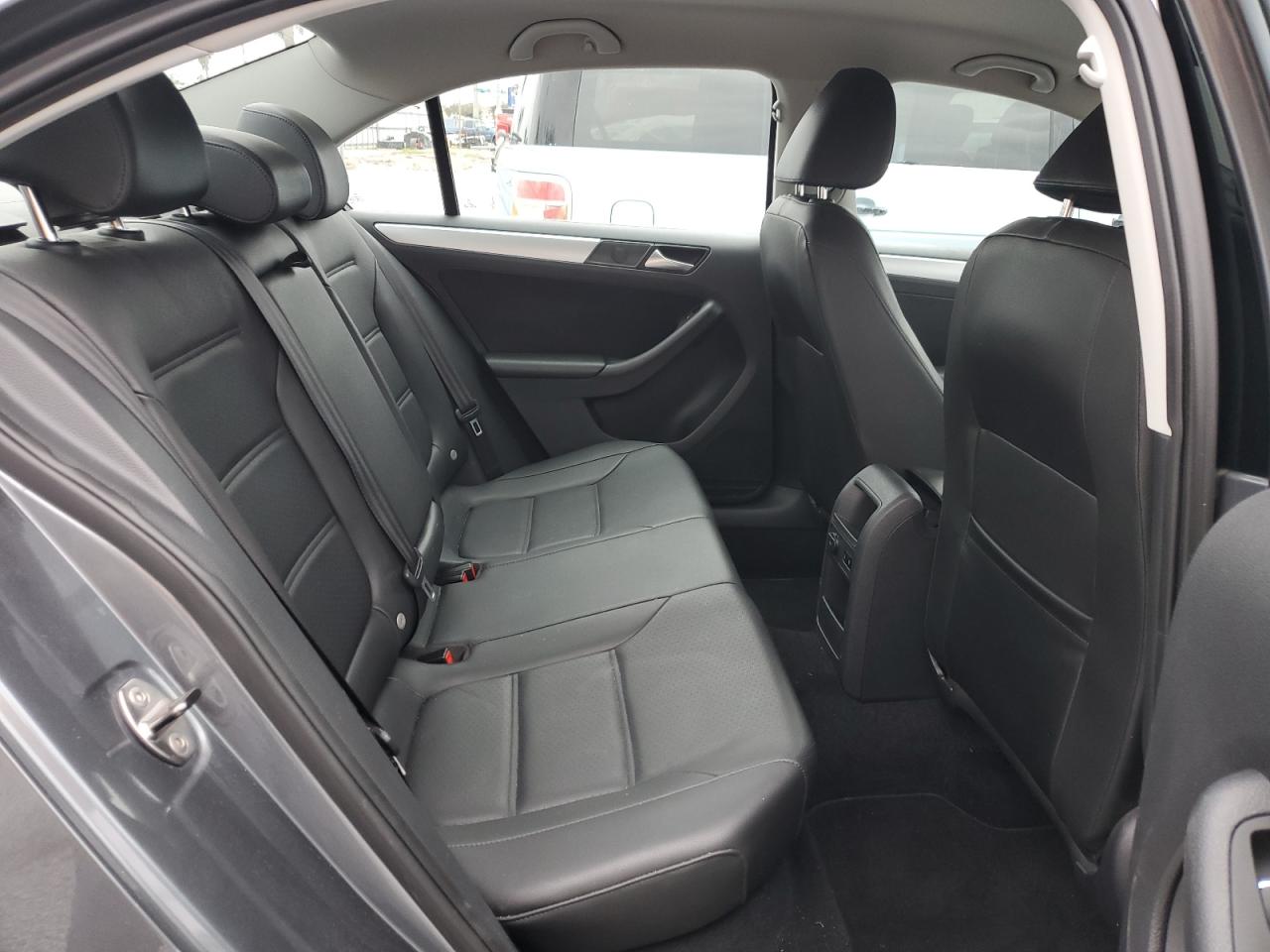 2014 Volkswagen Jetta - Image 10