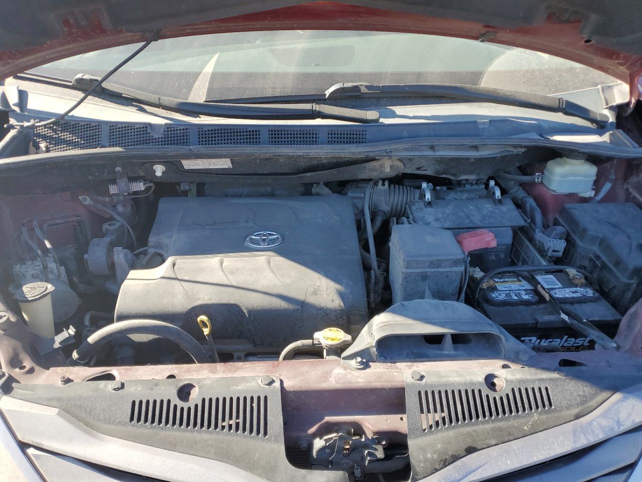 2015 Toyota Sienna - Image 12