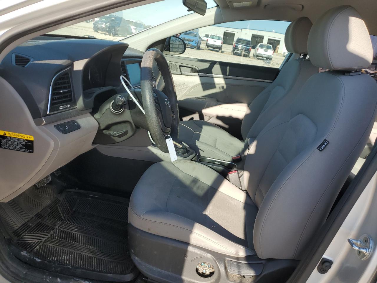 2018 Hyundai Elantra - Image 7