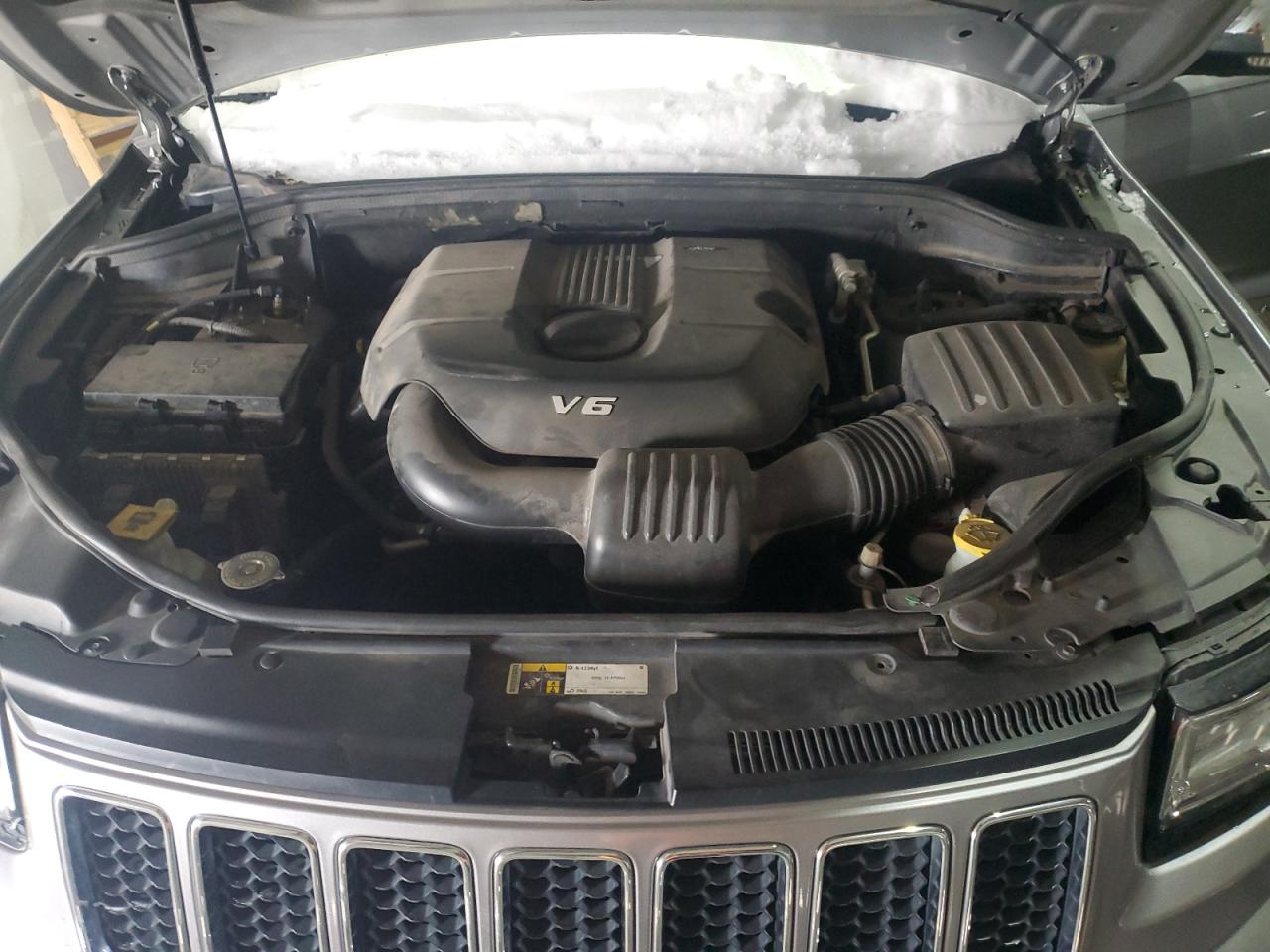 2015 Jeep Grand Cherokee - Image 12