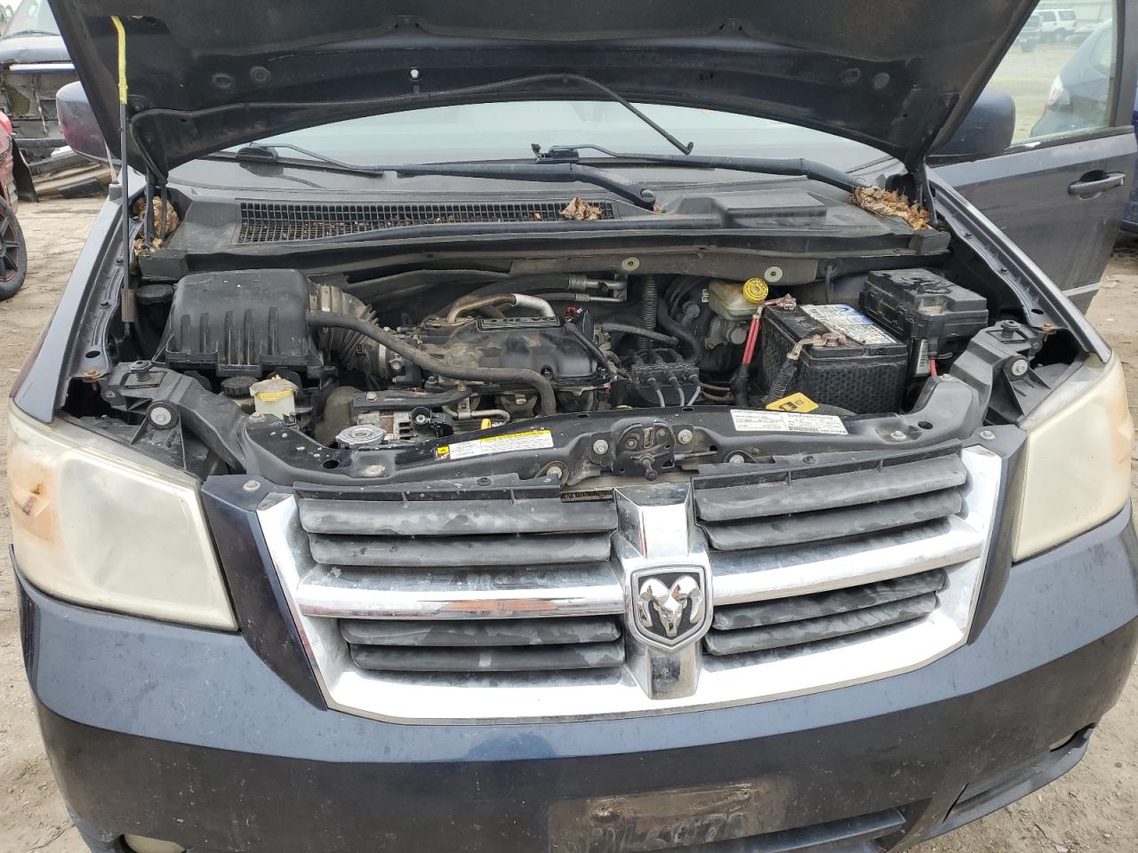 2008 Dodge Caravan - Image 11