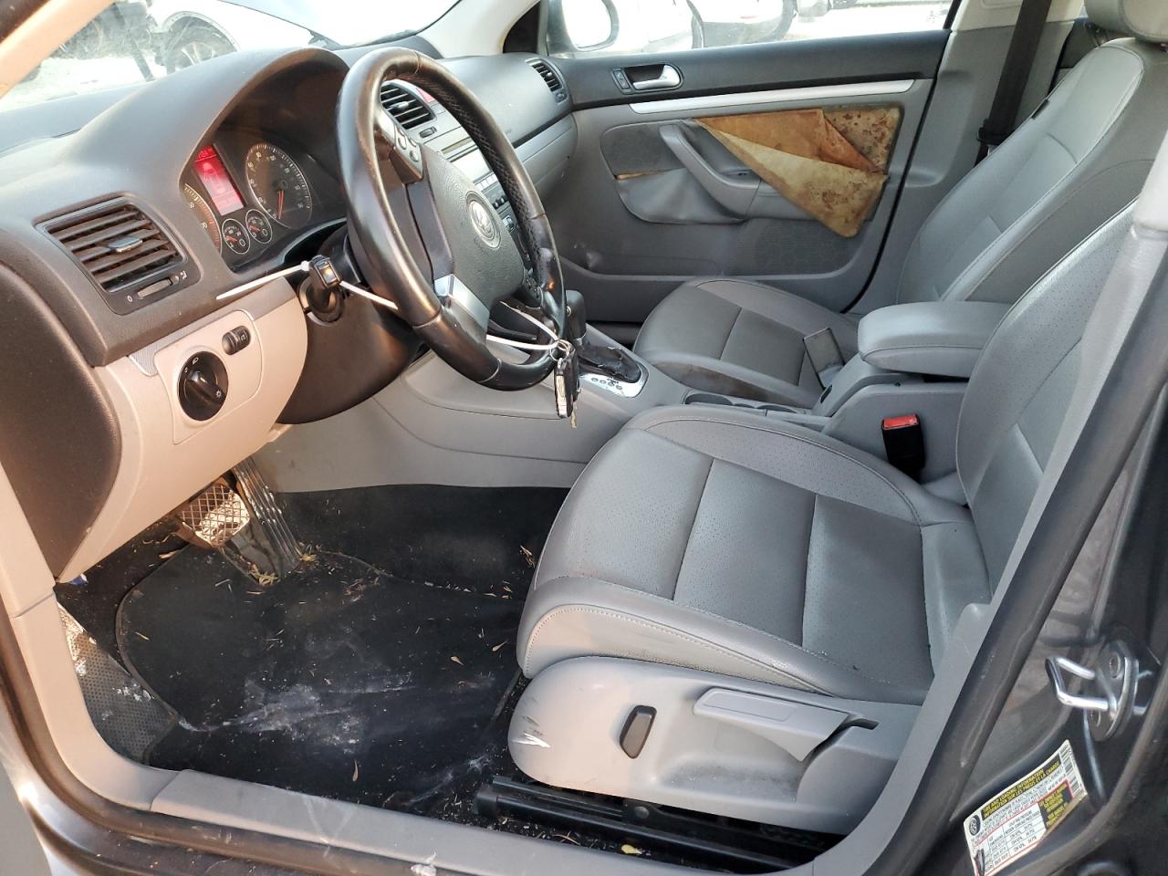 2009 Volkswagen Jetta - Image 7