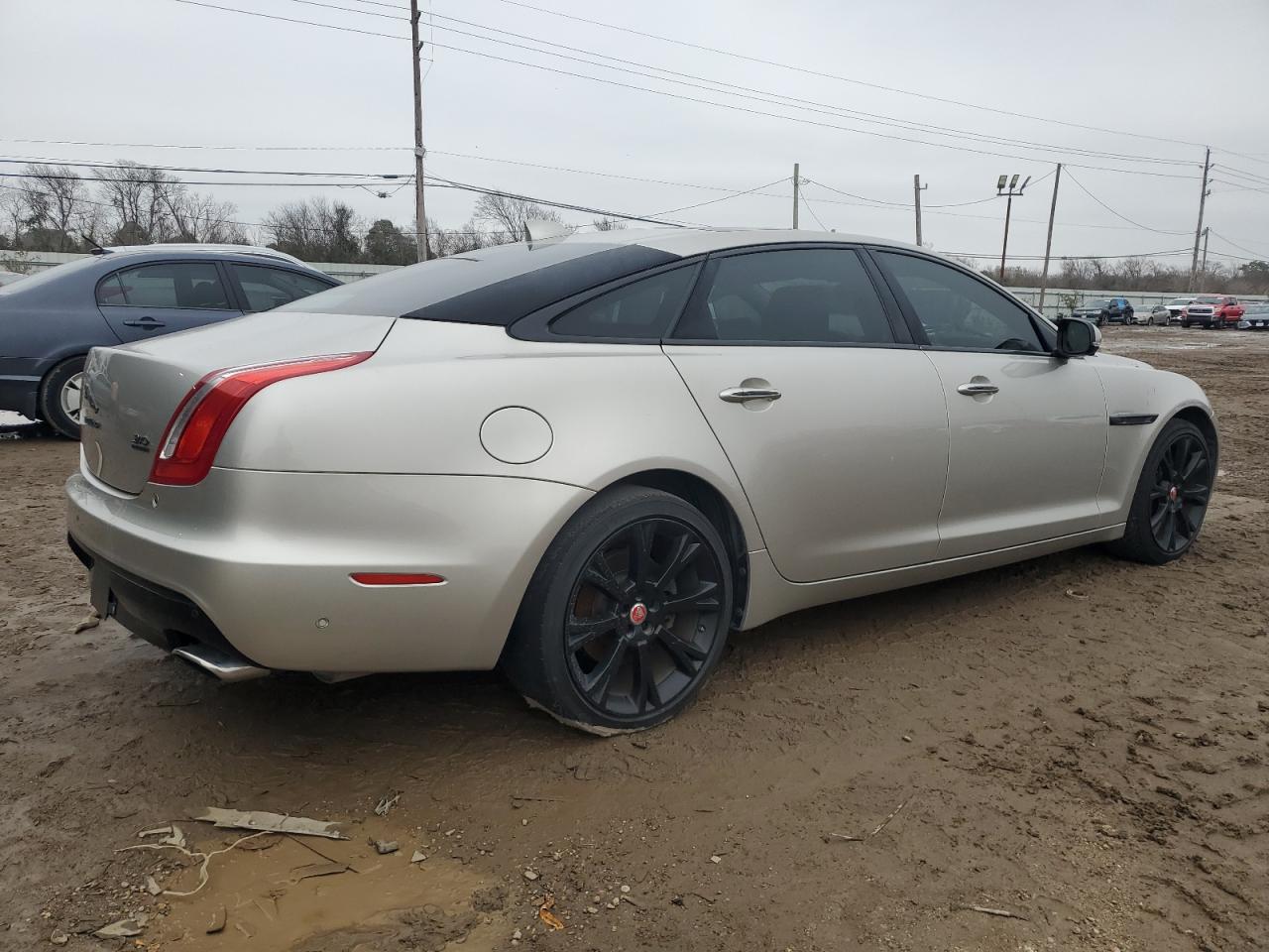2017 Jaguar XJ - Image 3
