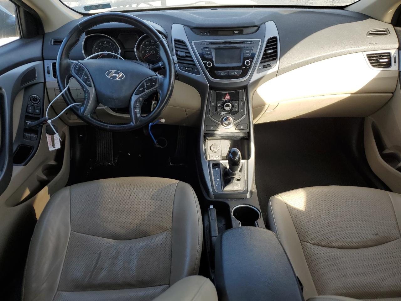 2014 Hyundai Elantra - Image 8