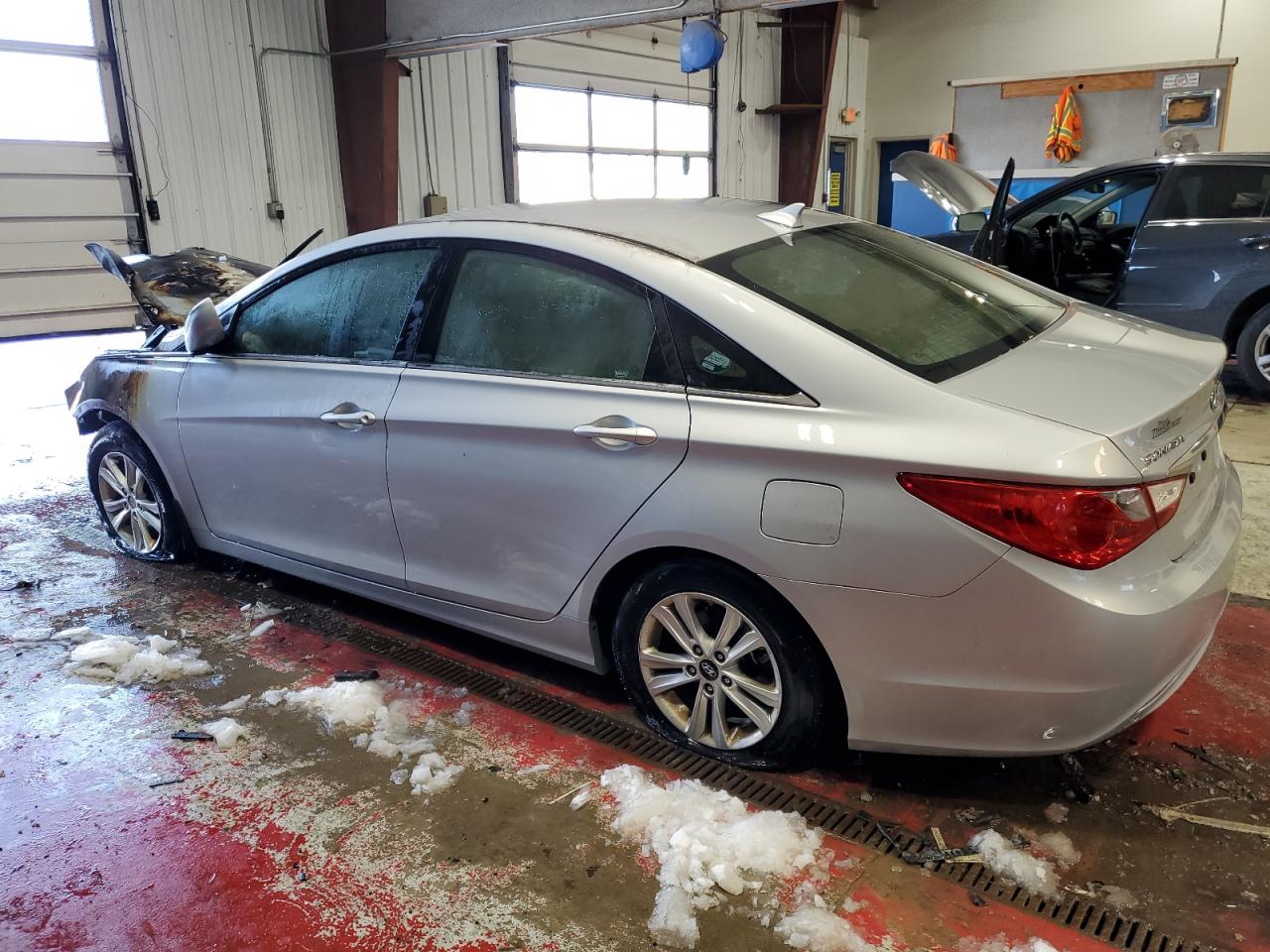 2011 Hyundai Sonata - Image 2