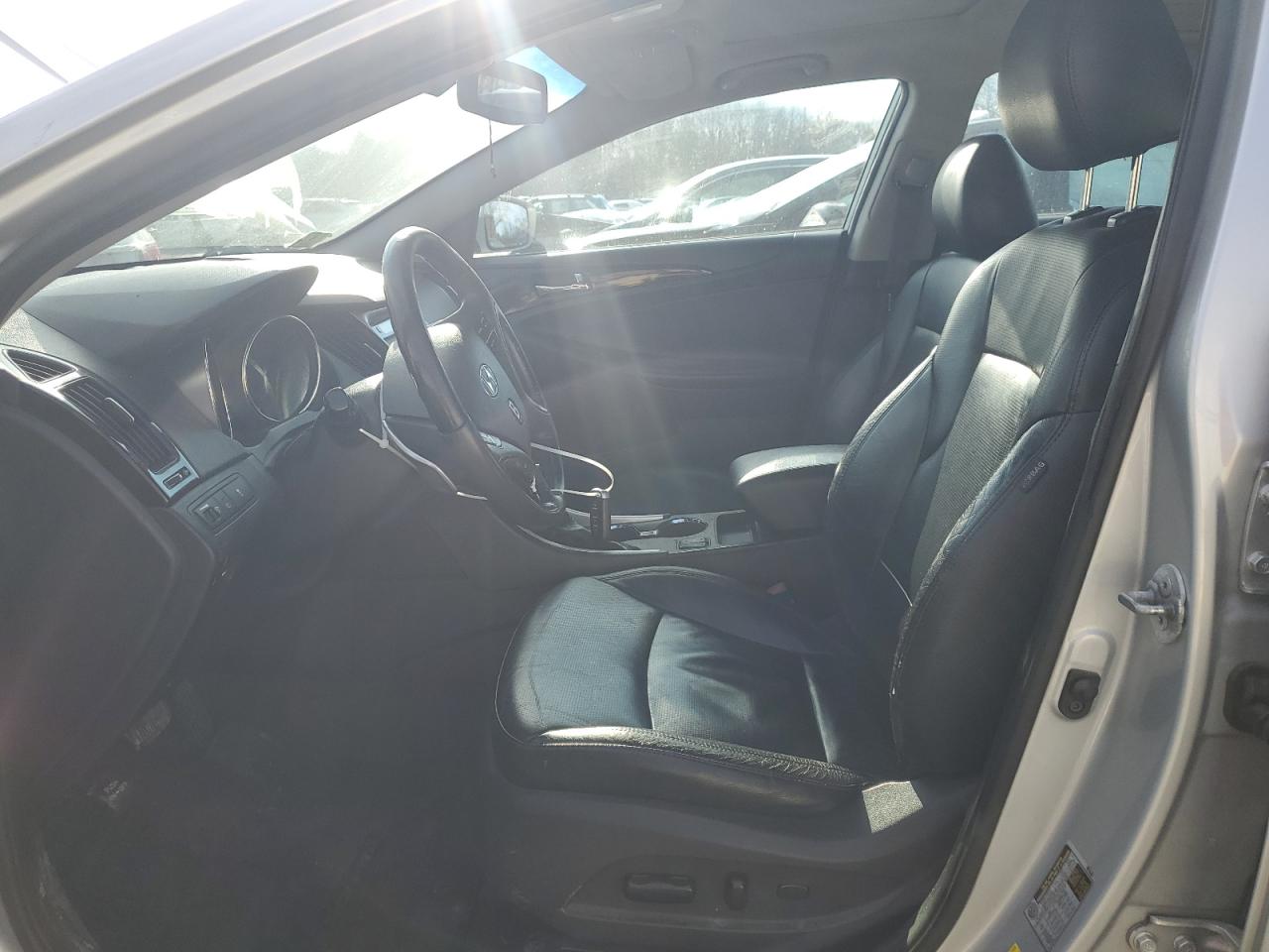 2012 Hyundai Sonata - Image 7