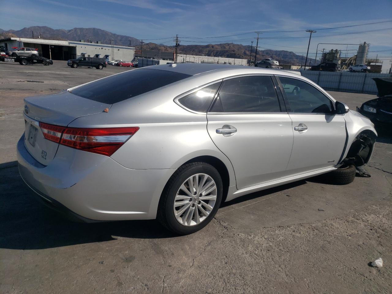 2013 Toyota Avalon - Image 3
