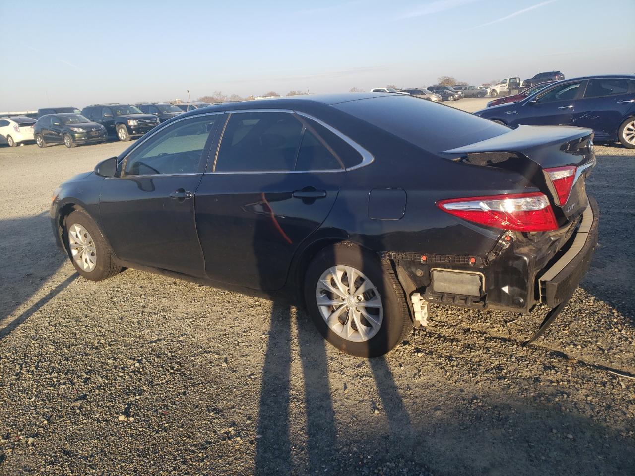 VIN 4T1BF1FK8HU375401 2017 TOYOTA CAMRY no.2