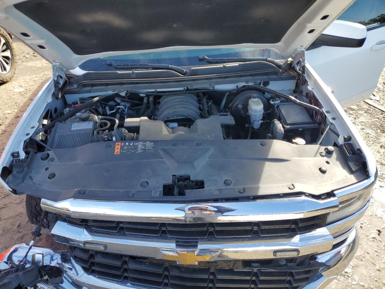 2019 Chevrolet Silverado - Image 11