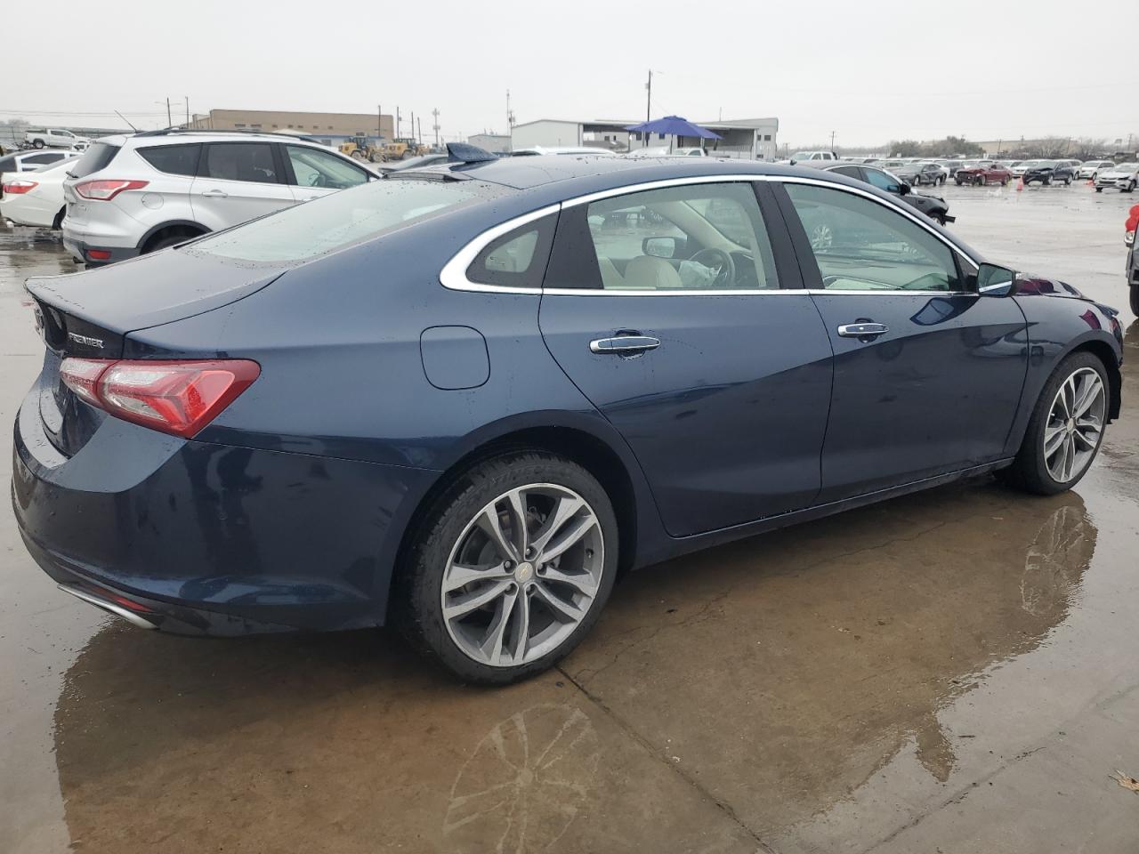 2019 Chevrolet Malibu - Image 3