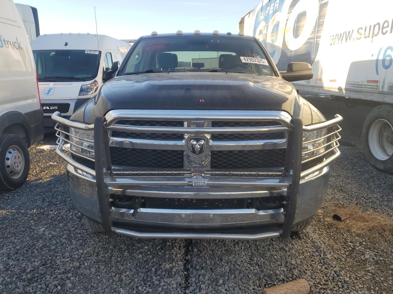 2017 RAM 3500 - Image 5