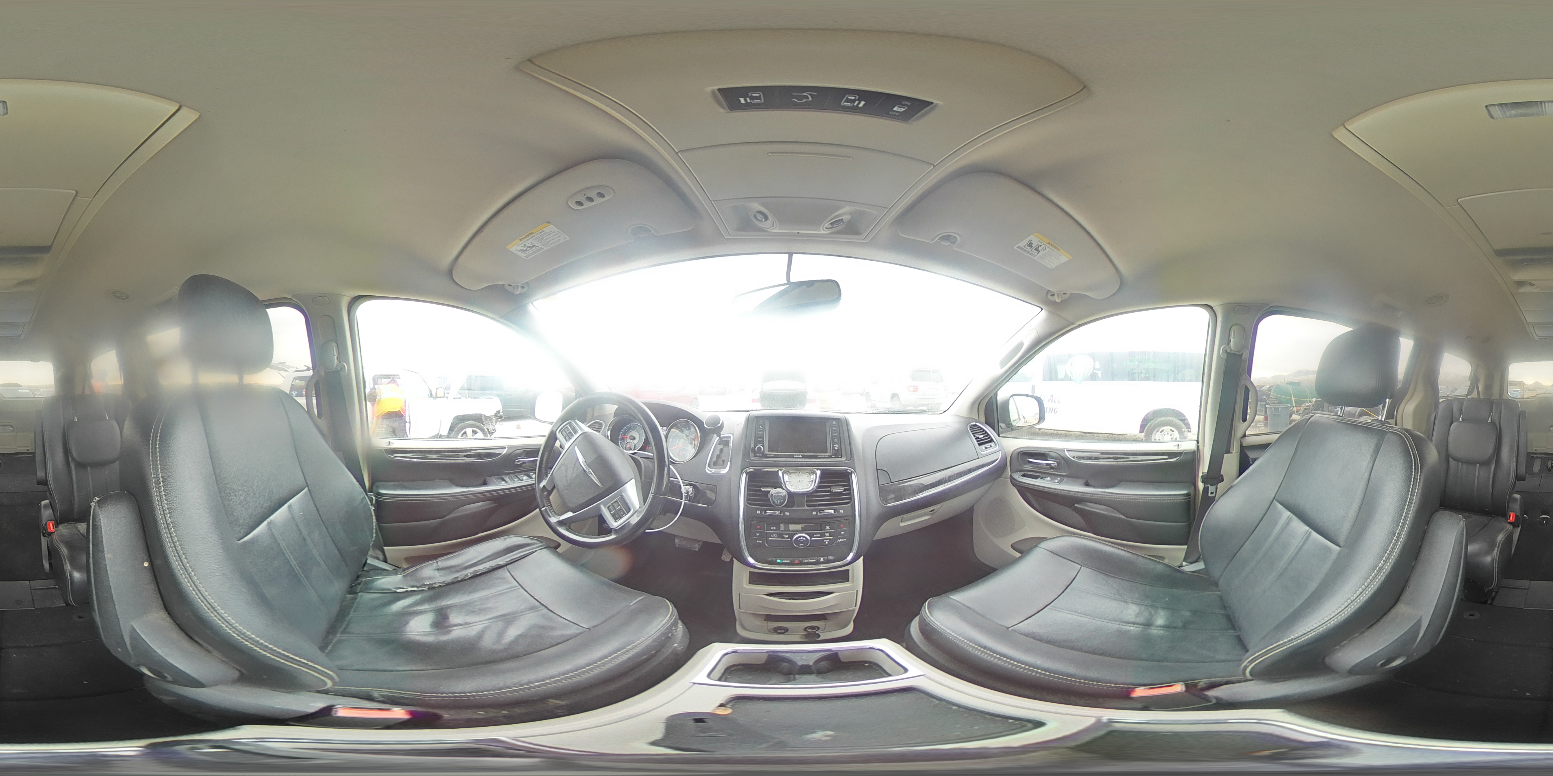 2014 Chrysler Town & Country - Image 16