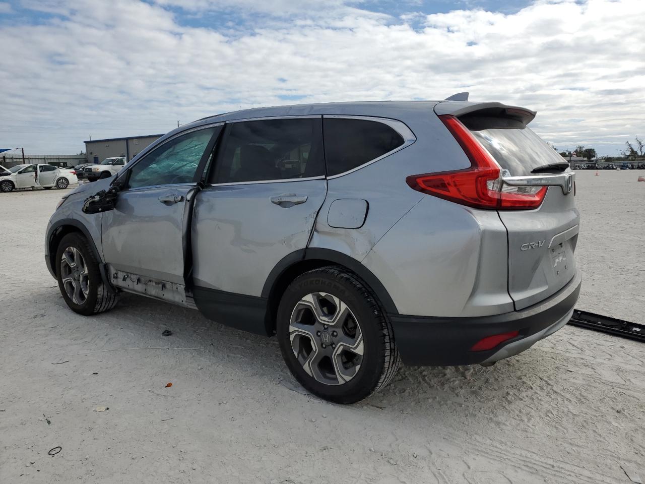 2017 Honda CR-V - Image 2