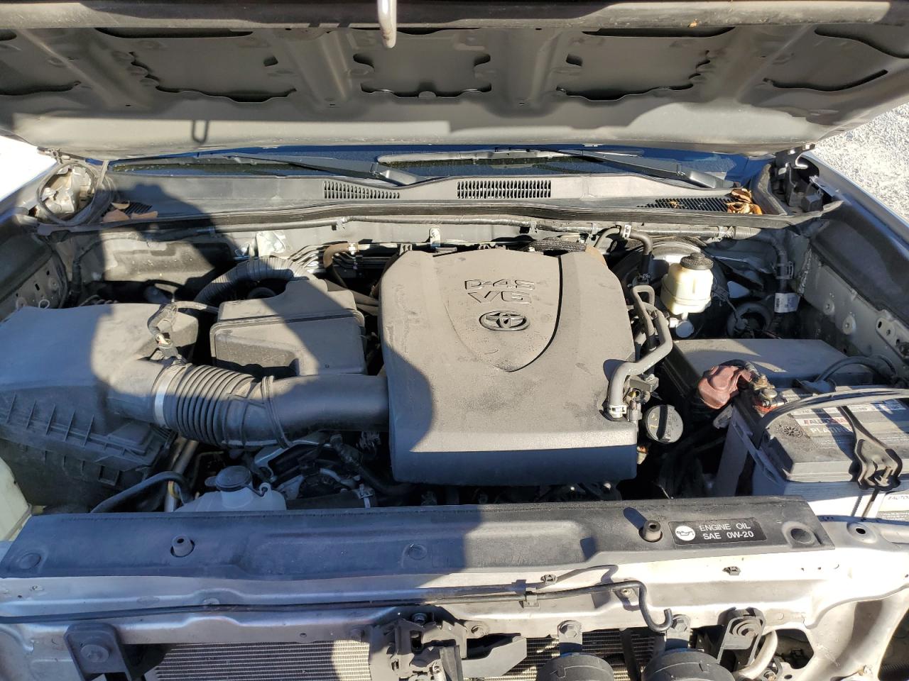 2016 Toyota Tacoma - Image 11