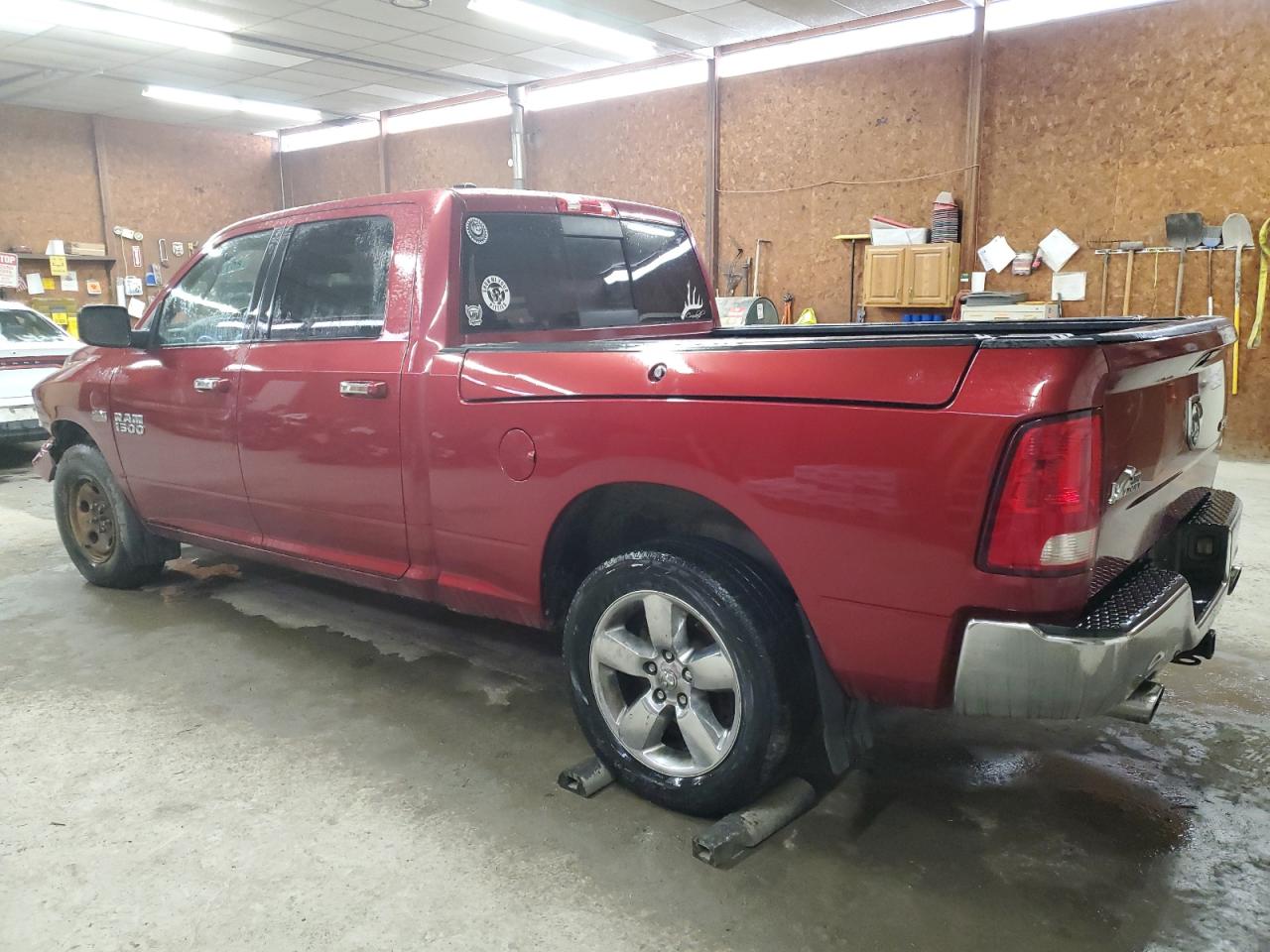 2015 RAM 1500 - Image 2