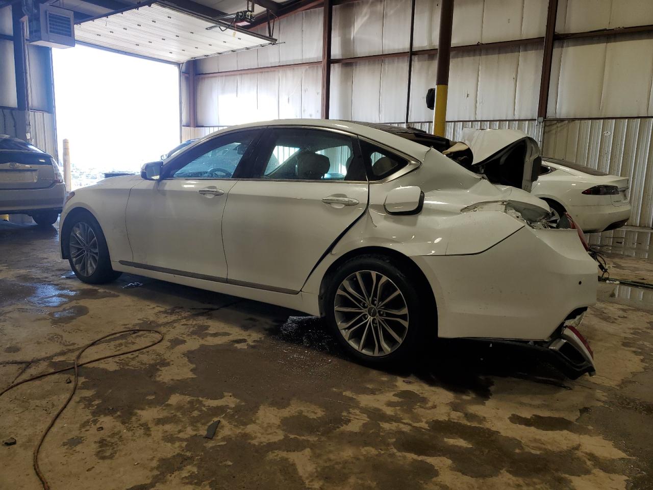 2017 Hyundai Genesis - Image 2
