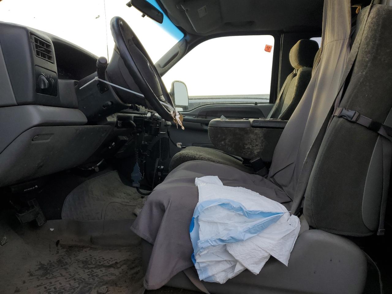 2003 Ford F250 - Image 7