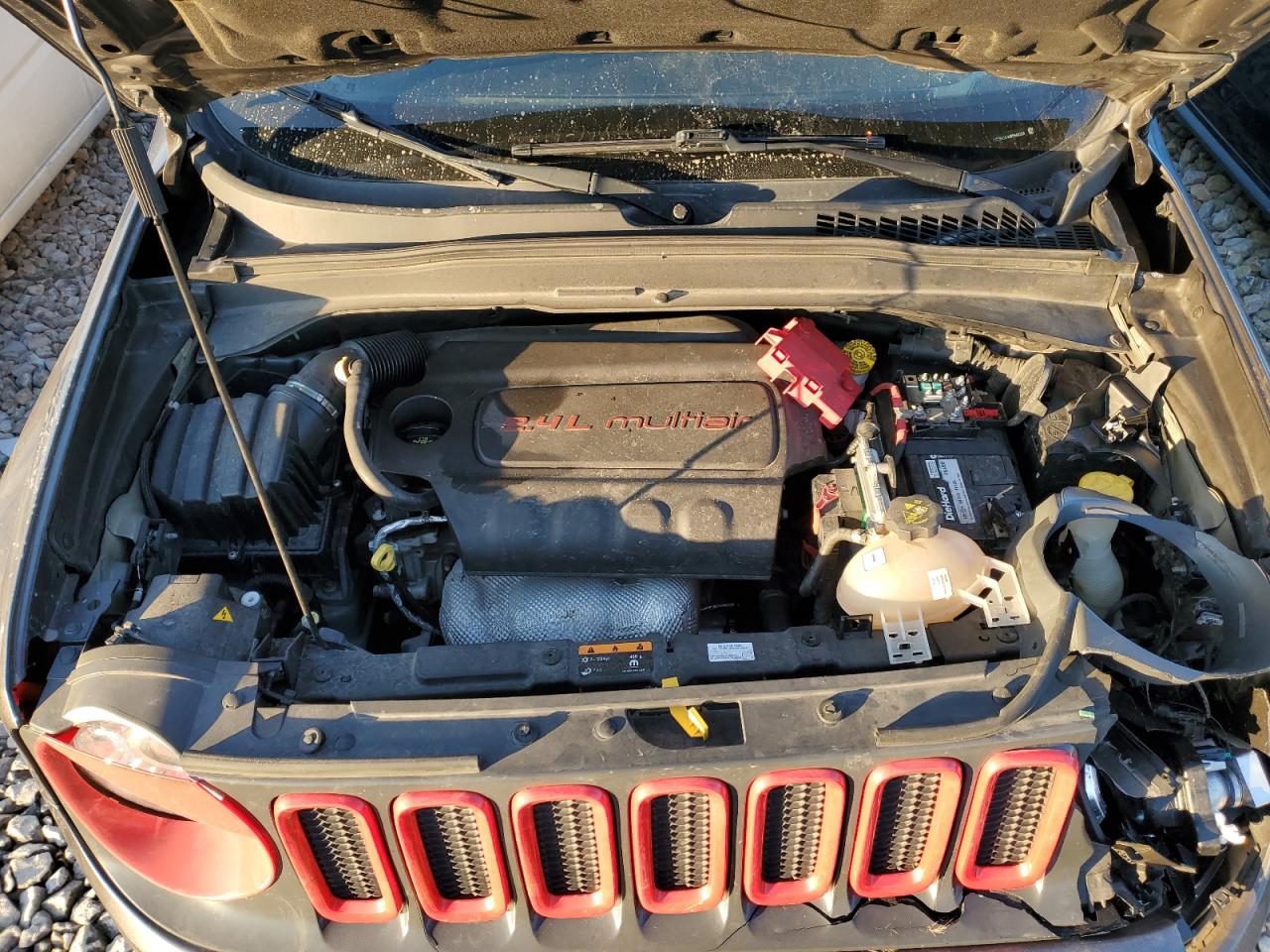 2018 Jeep Renegade - Image 12