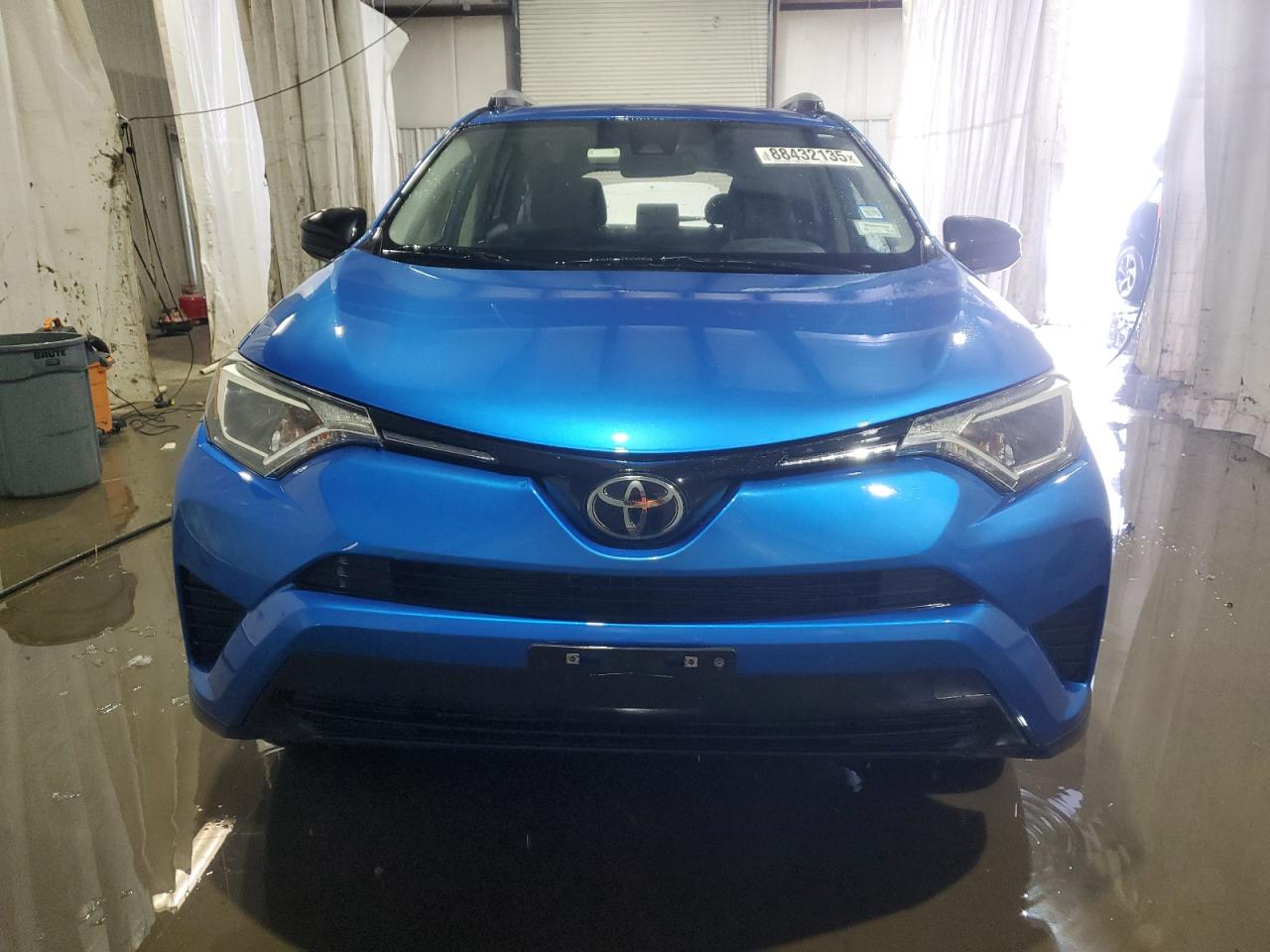 2018 Toyota RAV 4 - Image 5