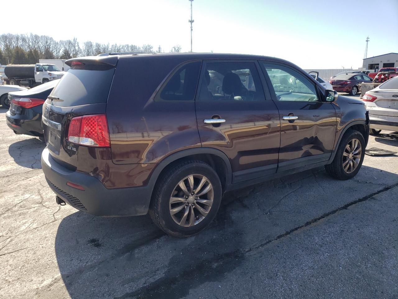 2011 Kia Sorento - Image 3