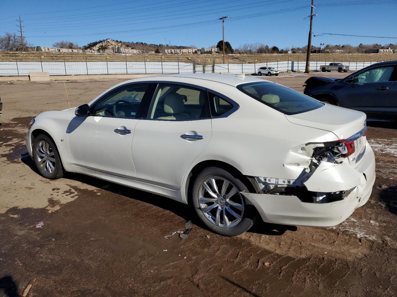 2018 Infiniti Q70 - Image 2