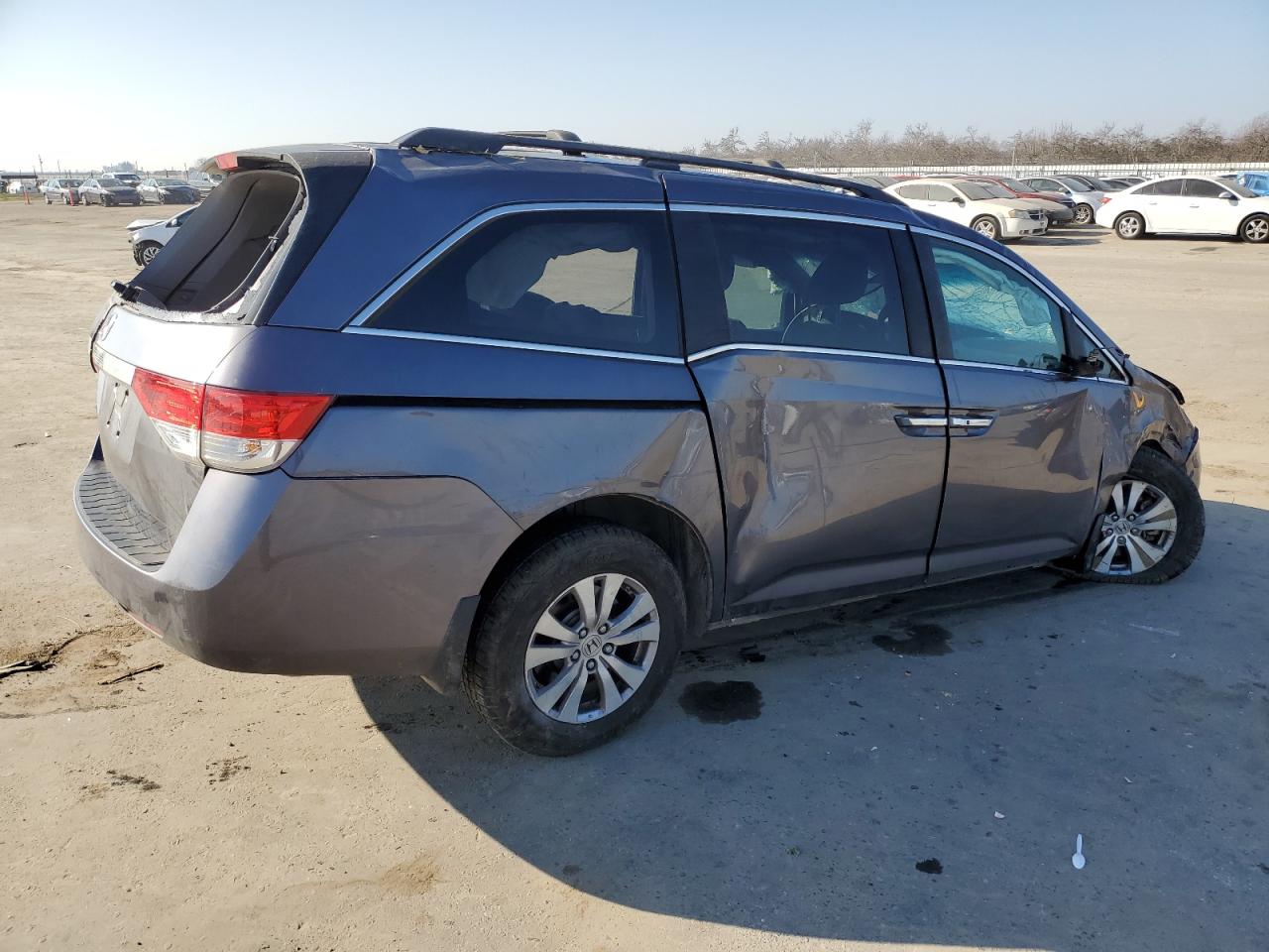 2015 Honda Odyssey - Image 3