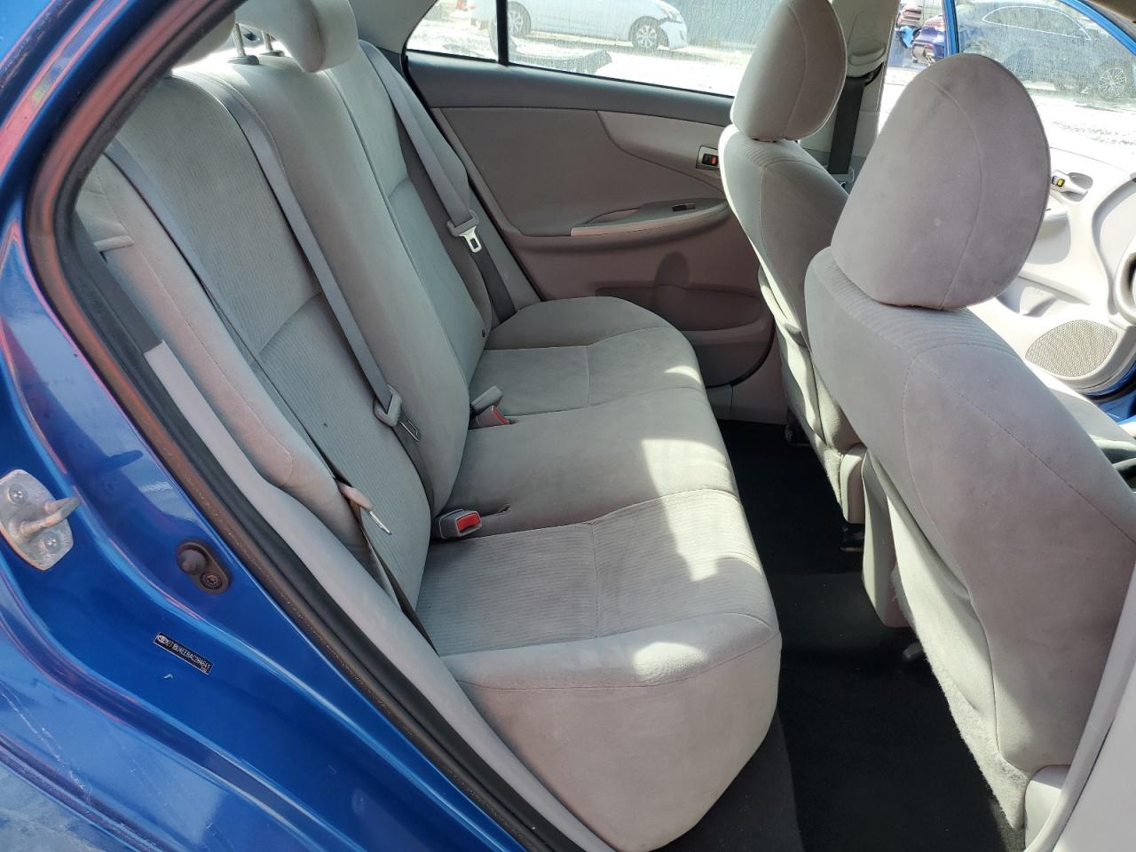 2010 Toyota Corolla - Image 11