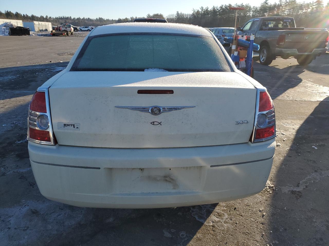 2009 Chrysler 300 - Image 6