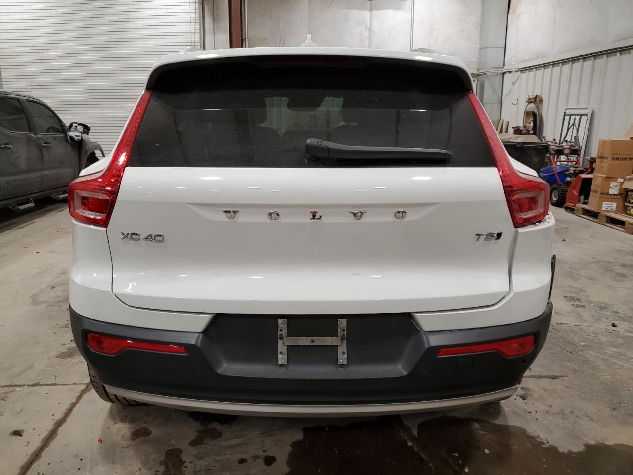 2020 Volvo XC40 - Image 6