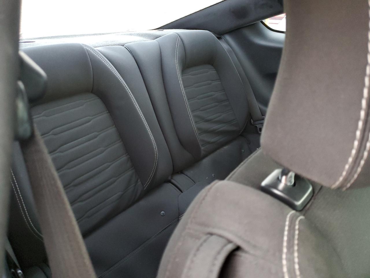 2016 Ford Mustang - Image 10