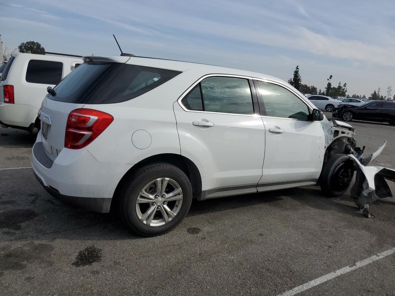 2017 Chevrolet Equinox - Image 3